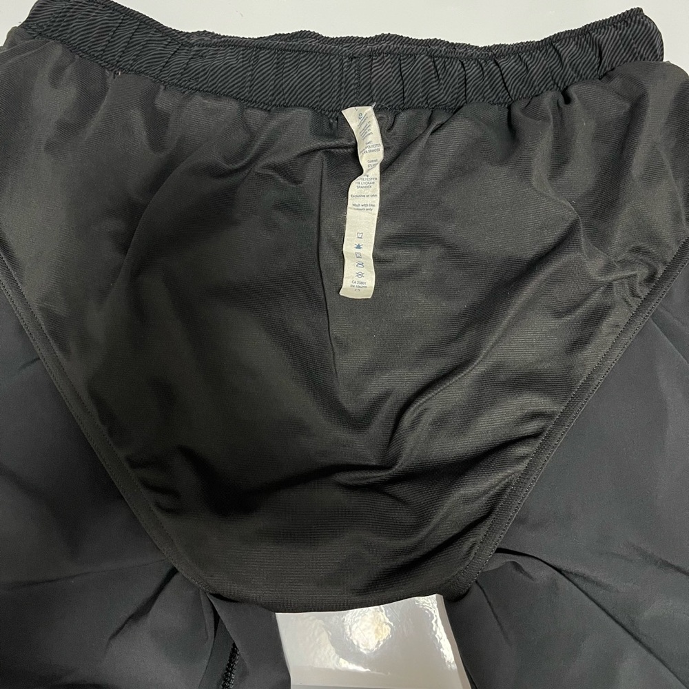 Lululemon Men's Dark Grey Lined Running Shorts Size Large - Picture 8 of 8